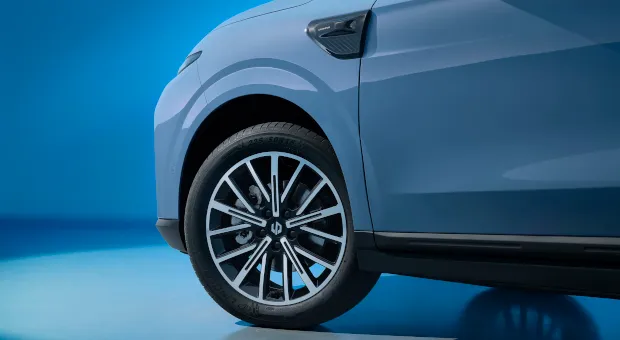 cerchi in lega nuovo suv leapmotor b10 elettrico spazio torino